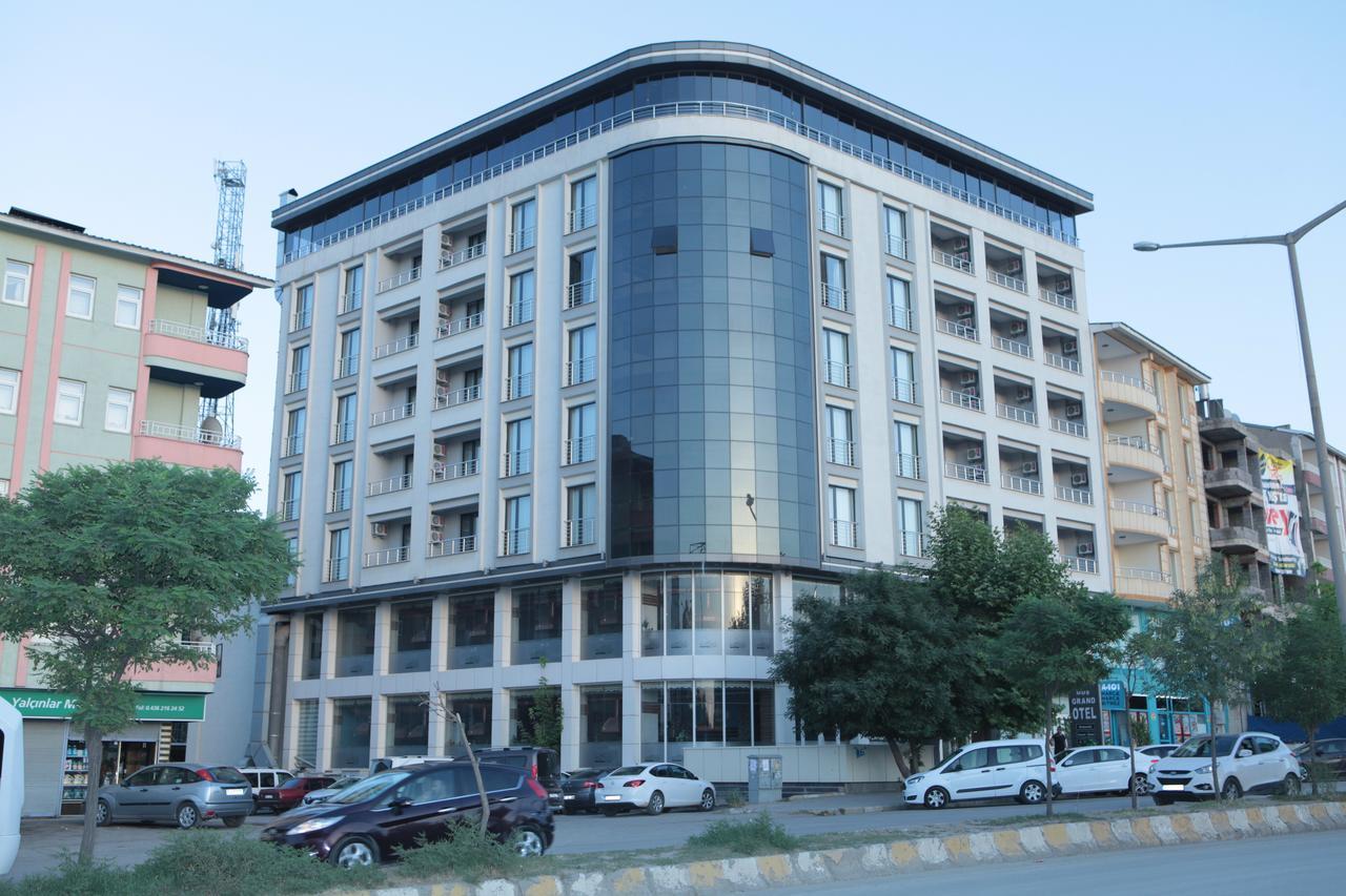 Mus Grand Hotel Exterior photo